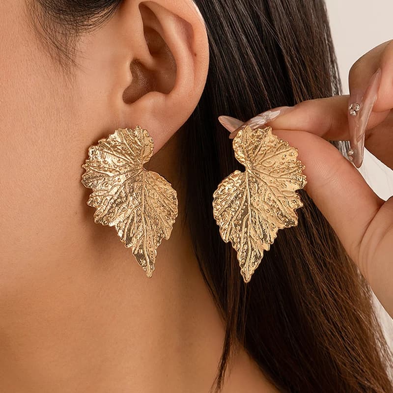 Ingemark Orecchini unici con foglia d'acero per le donne Alla moda 2024 Goth geometrica vintage orecchini penetranti accessori di gioielli Nuovo