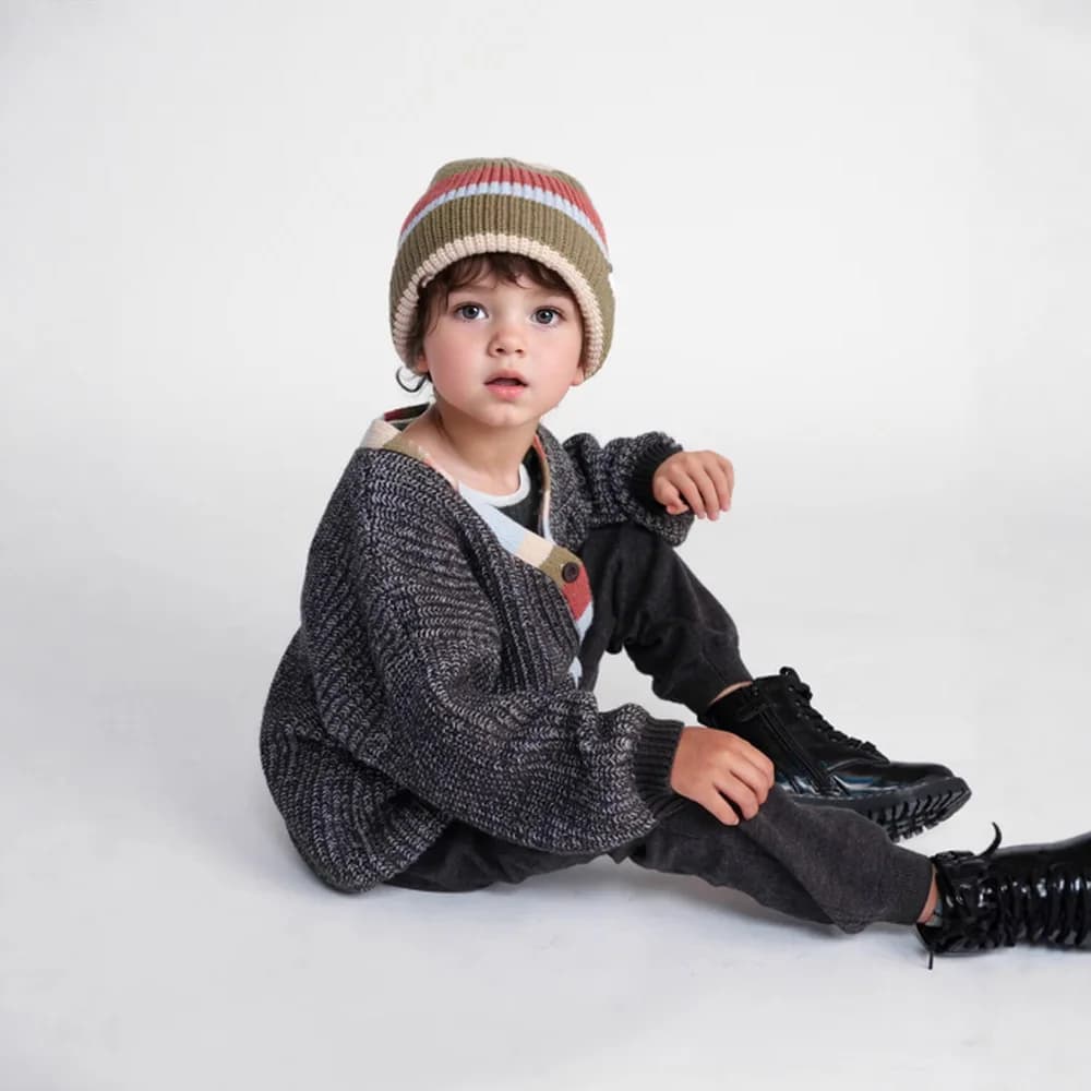 2025 Autunno/Inverno Nuovo maglione per bambini Cardigan Ragazzi e ragazze Indossano top con scollo a V Giacche versatili alla moda per bambini