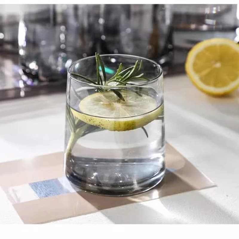 Bicchieri di vetro in stile INS, bicchieri da whisky trapezoidali colorati per la casa delle coppie, bicchieri per collutorio da bar e hotel, boccali di birra, bicchieri d'acqua