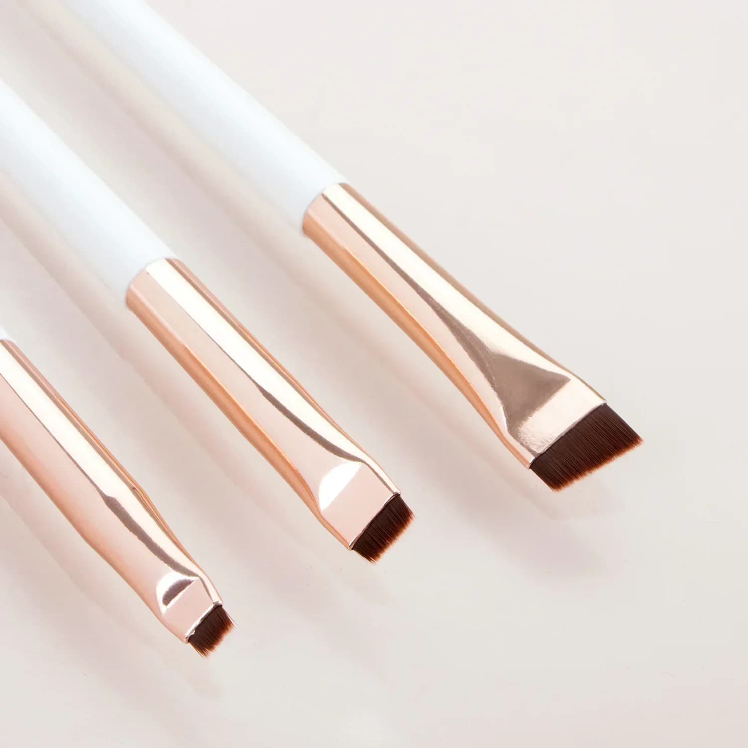 Set di 3 Pennelli per Eyeliner con Testa Obliqua, Pennello per Sopracciglia, Pennello per Eyeliner Ultra Sottile, Pennello per Ombretto, Strumenti per il Trucco