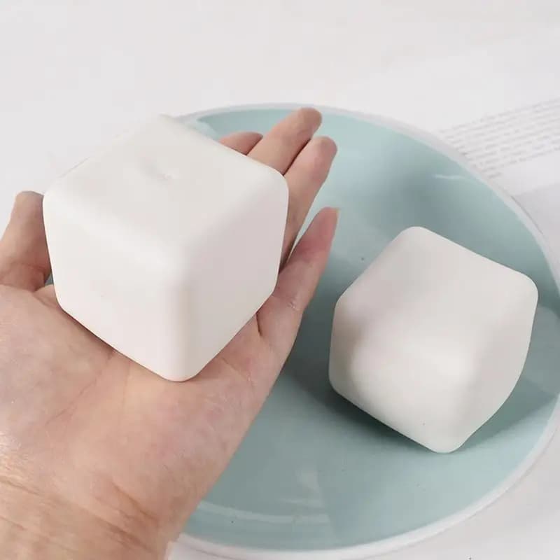 Squishys Tofu Stress Balls autismo giocattoli sensoriali sollievo dallo Stress e dall'ansia agitarsi giocattoli palla di pasta regali sfusi per adulti bambini
