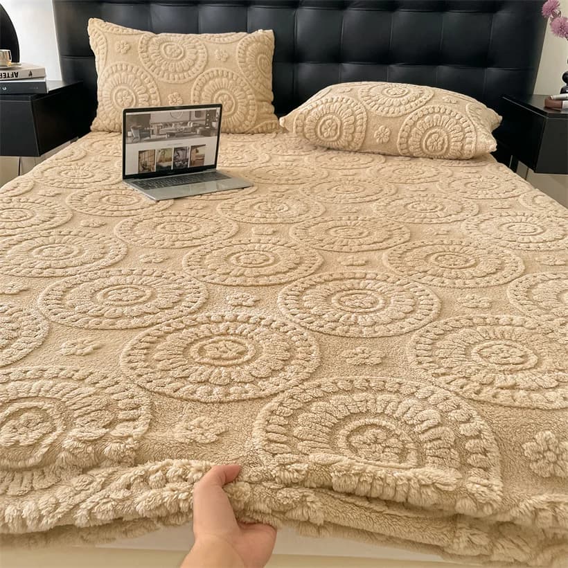Jacquard Cover Velvet Cover with Floral Embossed Copriletto Cover Winter Warm Cover