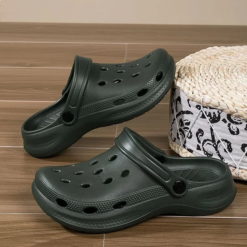 Plus Size 36-48 Summer Slippers Comfortable Men Clogs Lightweight Anti Slip Beach Sandals Woman Waterproof Garden Shoes