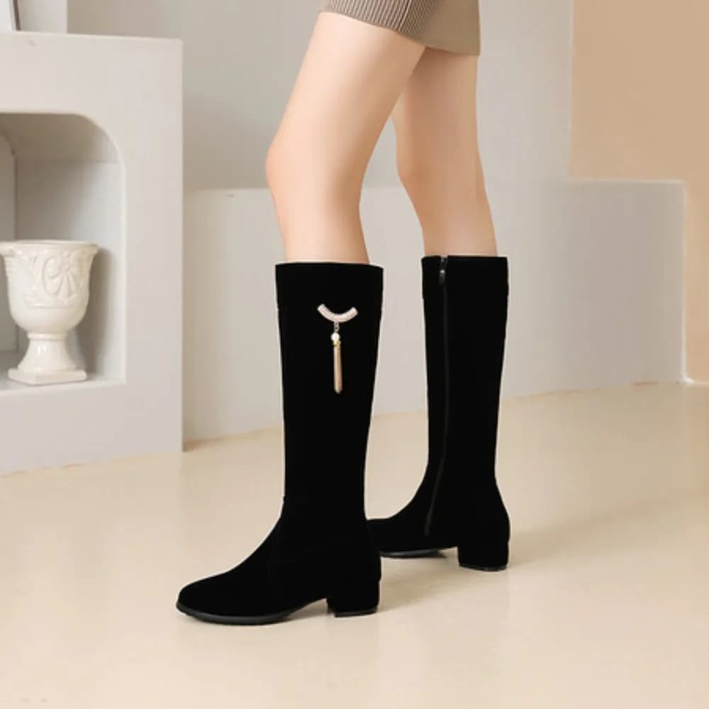 2026 nuovi stivali alti al ginocchio scarpe da donna moda donna tacchi alti festa invernale nappa bottino spesso Mujer taglia grande 43 rosso nero