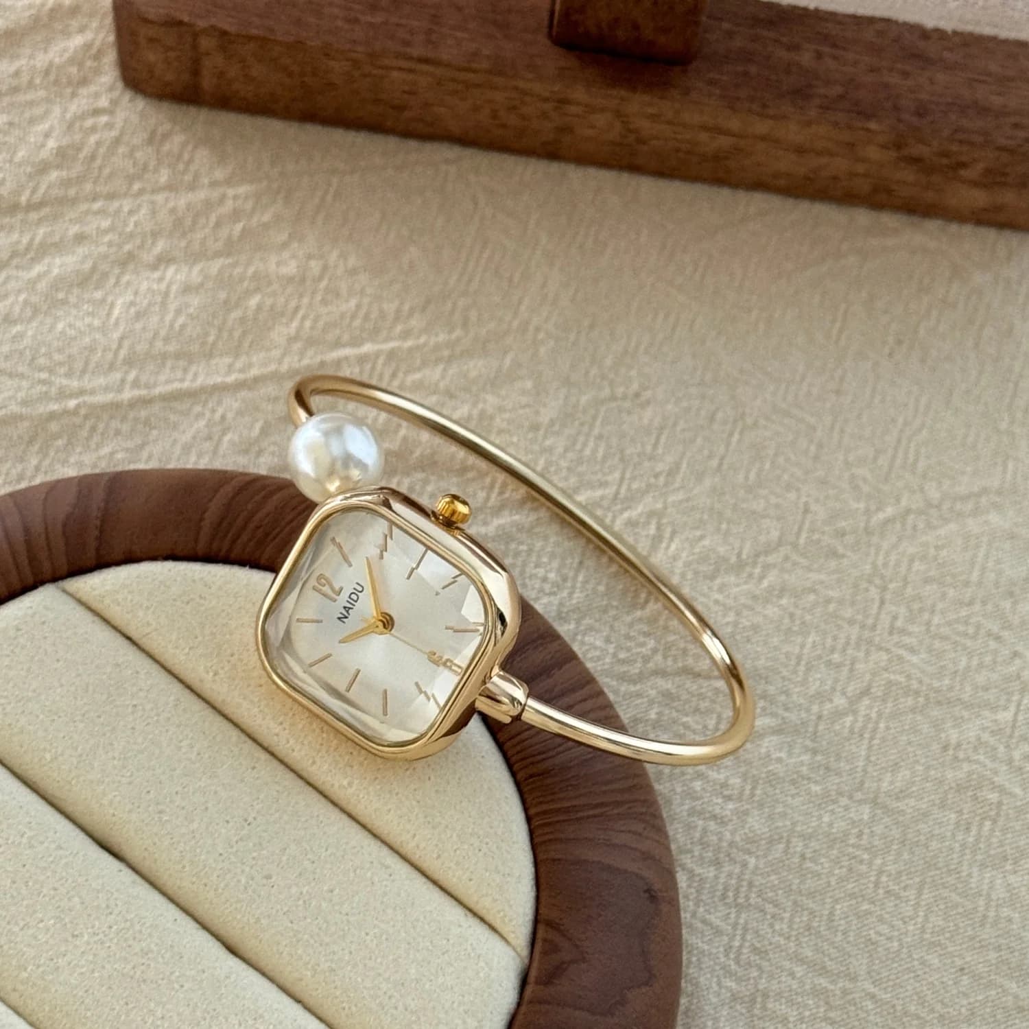 Orologio da polso con bracciale di perle alla moda, orologio da donna con quadrante quadrato dal design aperto, orologio al quarzo, orologi versatili per donna, Montre Femme