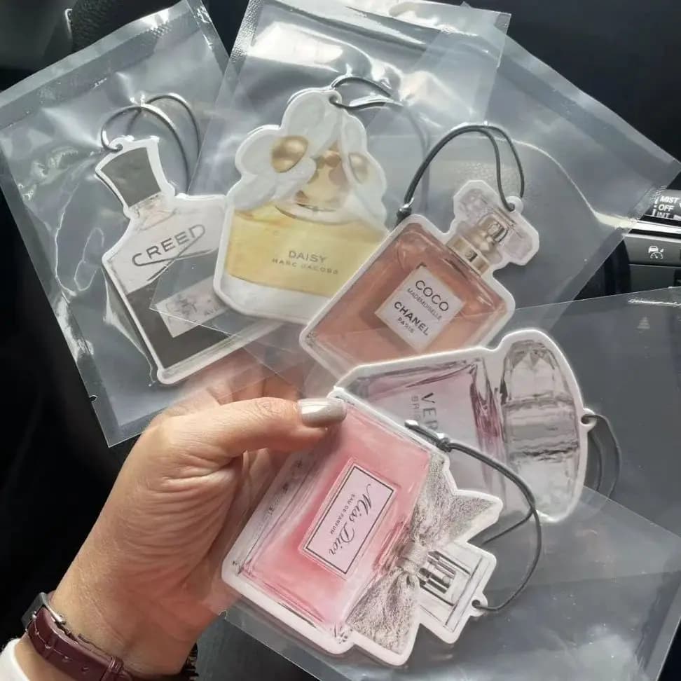 Hot selling perfumed strips, perfumed car strips, car fragrances, deodorants, light fragrances, high-end hanging accessories 1