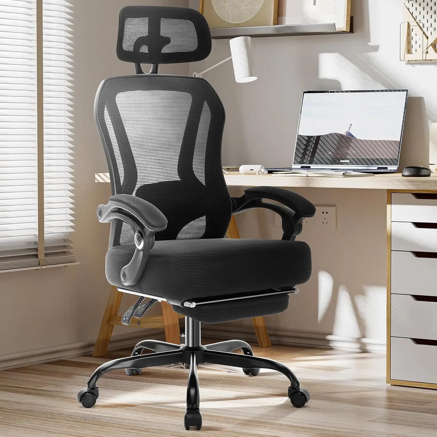 Sedia da Ufficio Ergonomica Reclinabile con Schienale Alto in Rete, Poggiapiedi, Supporto Lombare Regolabile, Poggiatesta e Cuscino a Molla