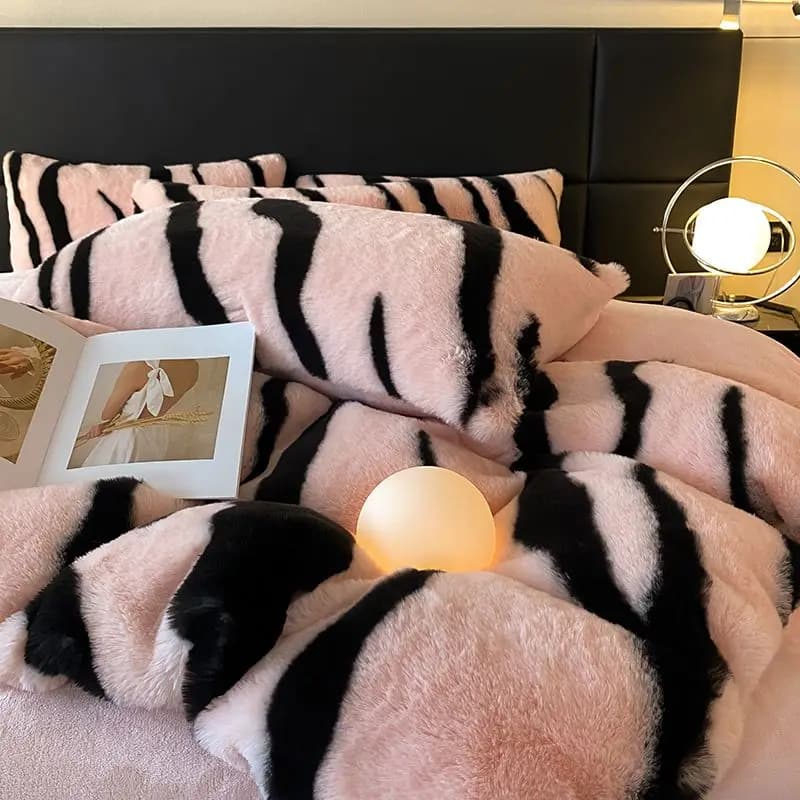 Copripiumino in peluche di coniglio di classe A, lenzuolo, federa, set da quattro pezzi, copripiumino in peluche addensato in peluche di latte, set da letto in peluche corallo caldo