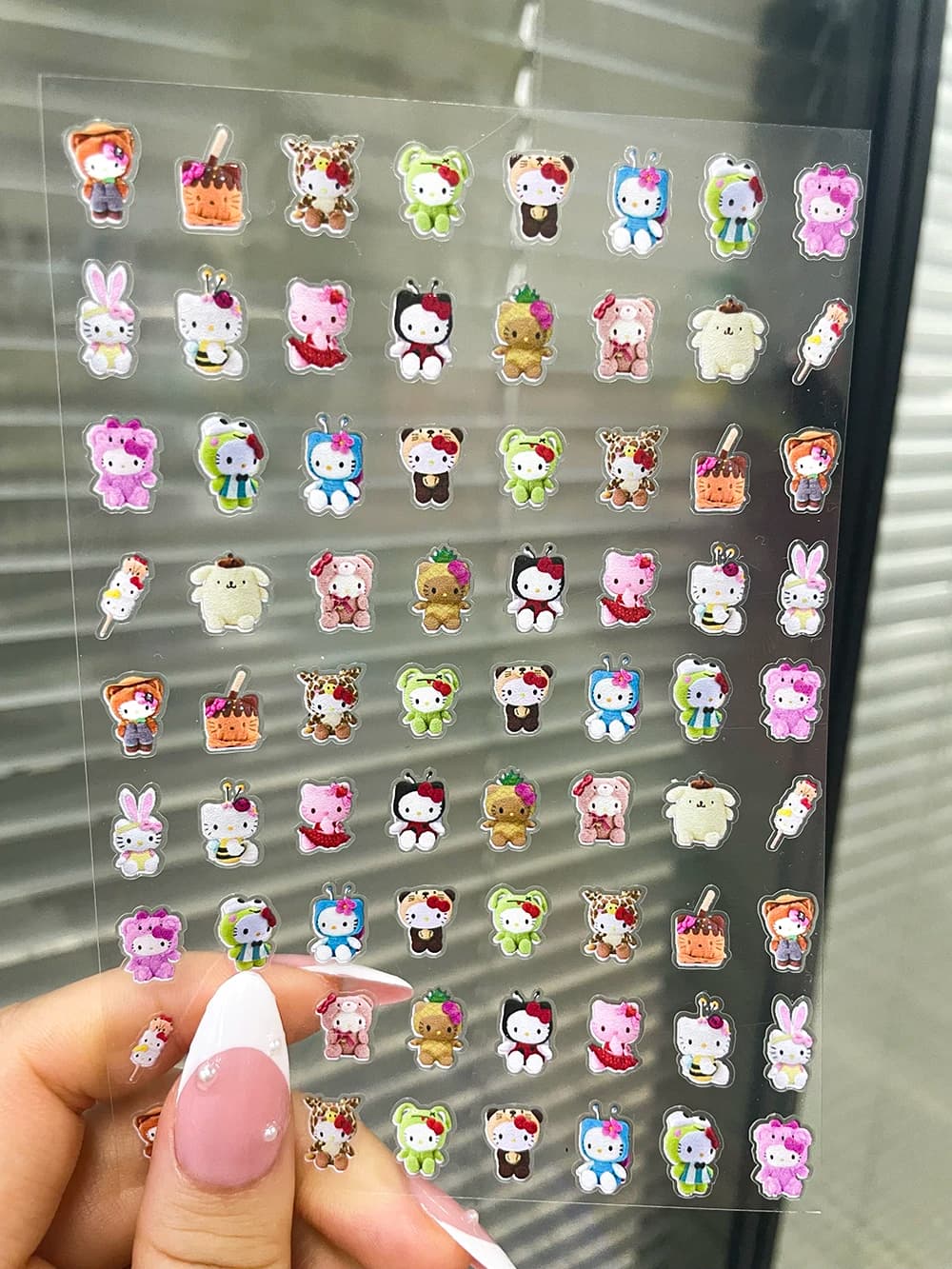 Simpatico orsacchiotto HelloKitty Cursori per unghie Kawaii Hawaiian Pelle nera Kt Cat Coreano giapponese Pvc Ultrasottile Nail Art Stickers Decori