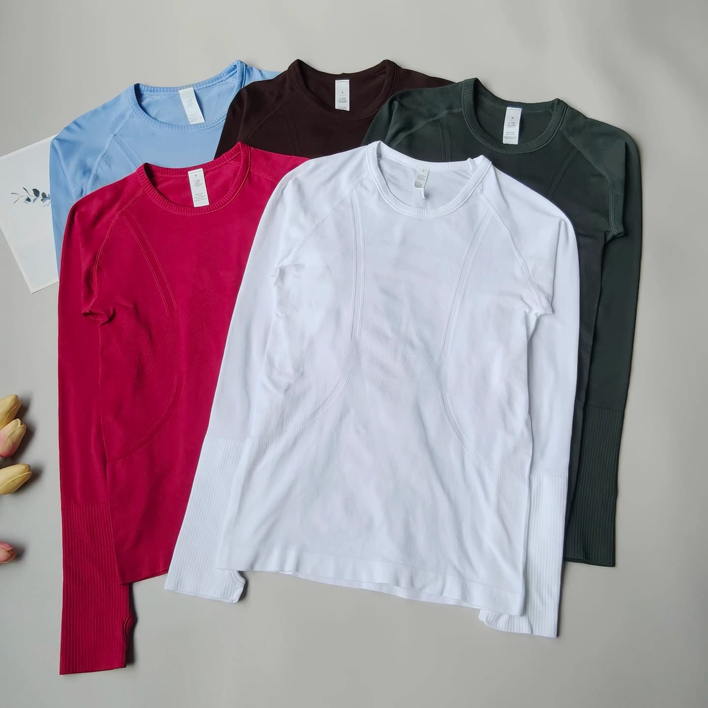 Abbigliamento da yoga Top a maniche lunghe per donna 2025 Nuovo abbigliamento da fitness per pilates traspirante ad asciugatura rapida da corsa avanzato