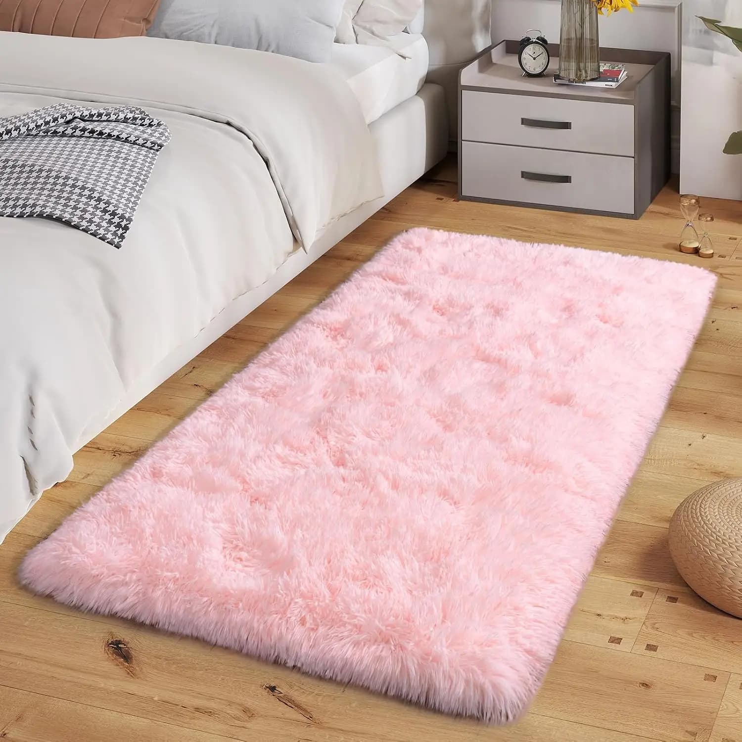 Super Fluffy Throw Rugs for Bedroom, Modern Shag Pink Area Rug, Soft and Cozy Plush Small Carpet for Kids,Girls Boys and Teens Decorations for Living Room Dorm Nursery Classroom, 2x3 Feet