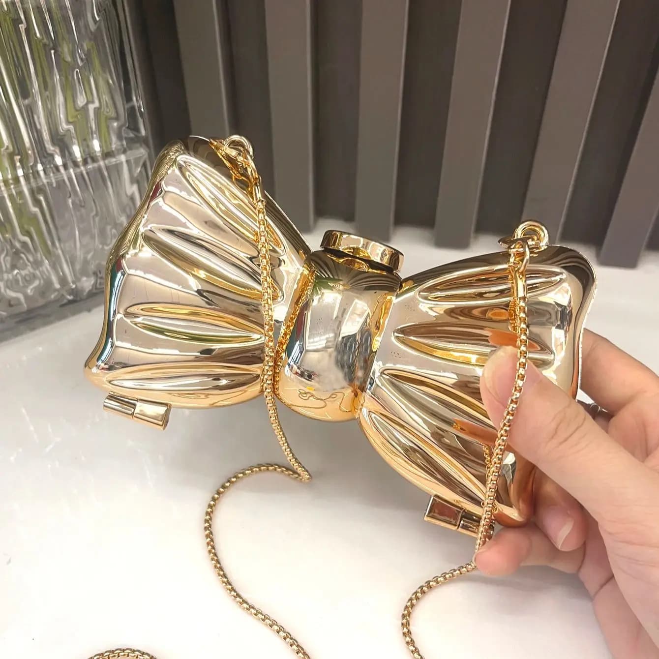 Golden Evening Bags and Handbags Luxury Design Paste Bags Funny Shape Round Acrylic Wedding Bag For Party