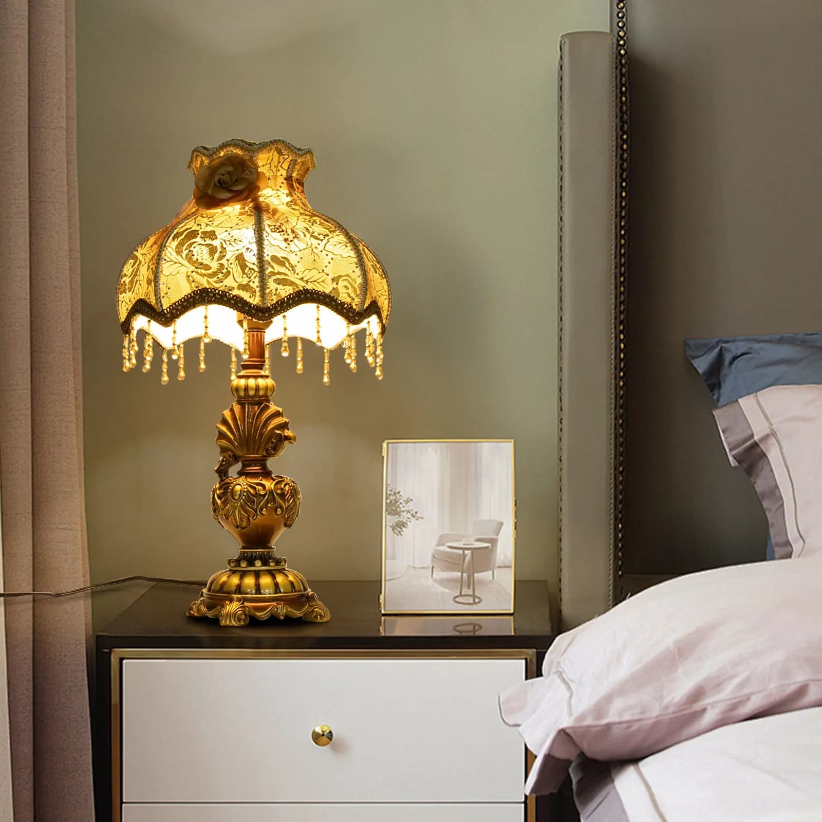 Lampada da tavolo europea in oro, lampada da comodino da 100-260 V, lampada da tavolo con interruttore a pulsante, per studi, soggiorni, camere da letto
