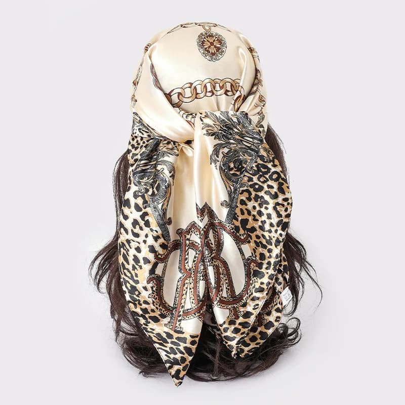 Sciarpa Grande 90*90cm con Stampa Leopardata a Catena, Sciarpa in Fibra di Poliestere Stampata per Donna, Accessorio per Protezione Solare all'Aperto, Sciarpa Hijab