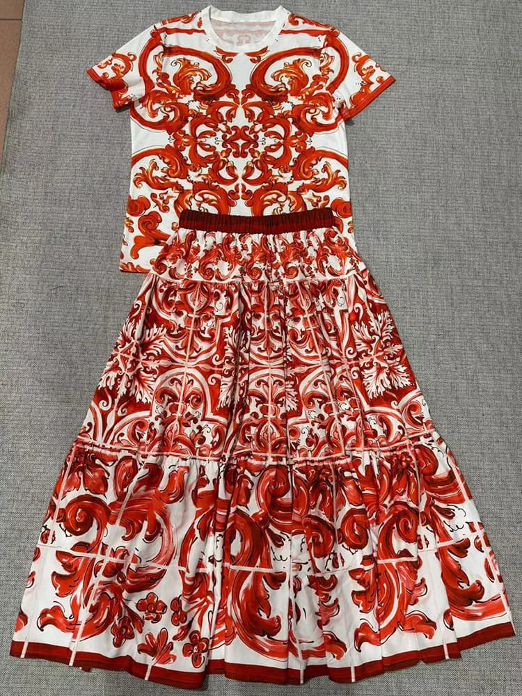 2026 printed two-piece skirt T-shirt with round neck and short sleeves Summer new elastic waist fluffy skirt holiday women's sui