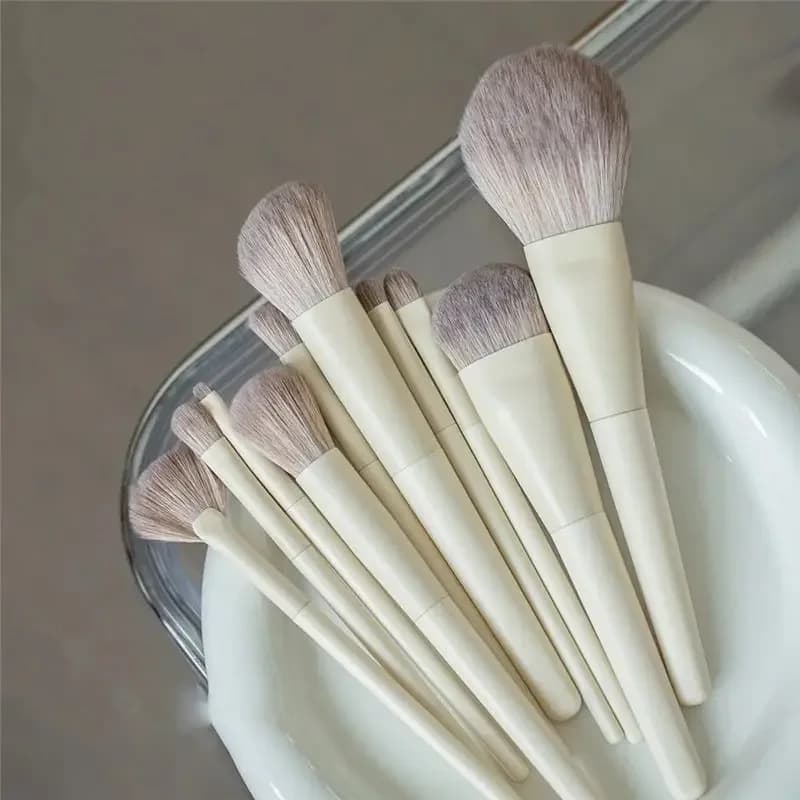 Set di 10 Pennelli da Trucco Professionali: Morbidi Pennelli per Ombretto, Fondotinta, Correttore, Sfumatura e Blush, Set di Pennelli per Cipria