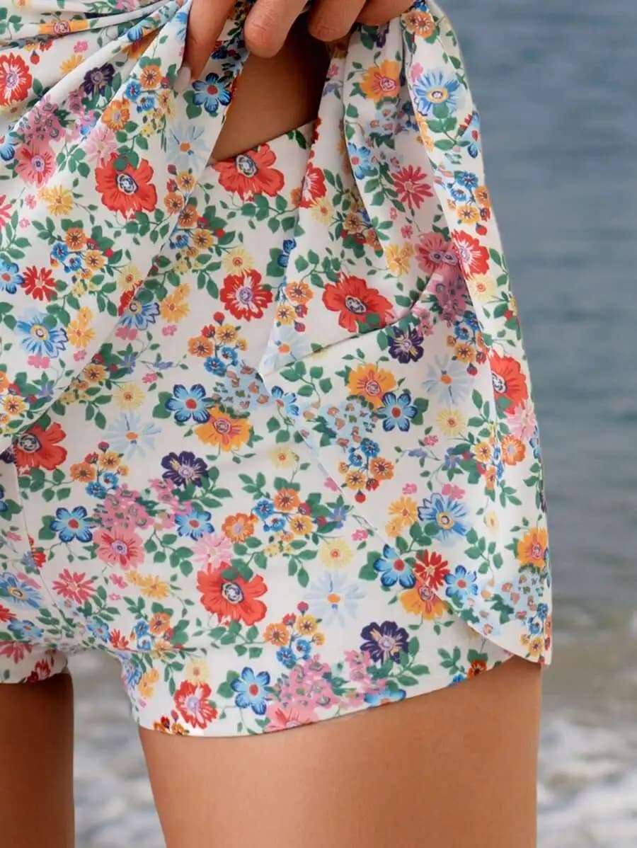 Ditsy Floral Ruched Waist Beach Vacation Set With Shorts For Summer