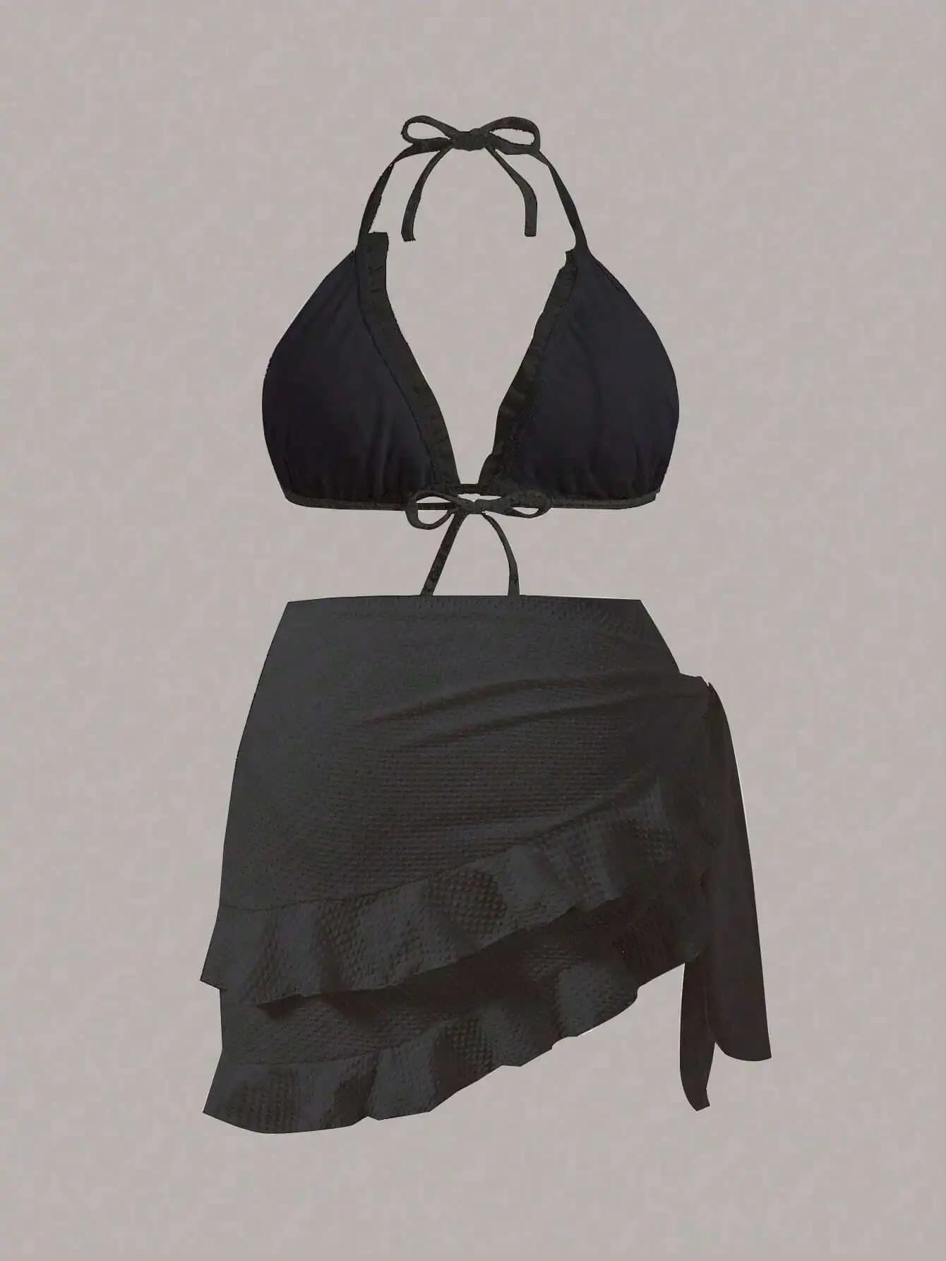 Set bikini nero con scollo all'americana, bordi arricciati e gonna copricostume