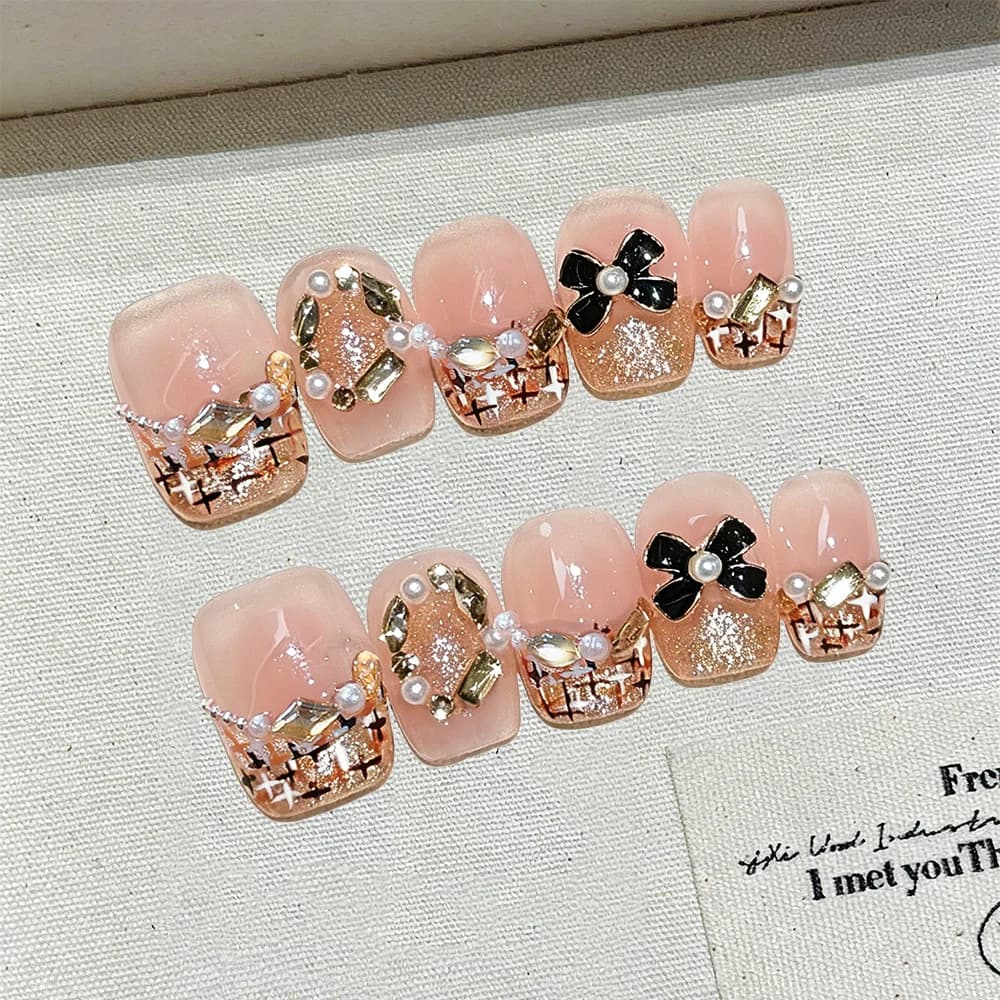 Kit di 10 Unghie Finte Trapezoidali Extra Corte Fatte a Mano, Unghie Finte Dorate e Arancioni, Nail Art Carina e Indossabile, Lusso Accessibile