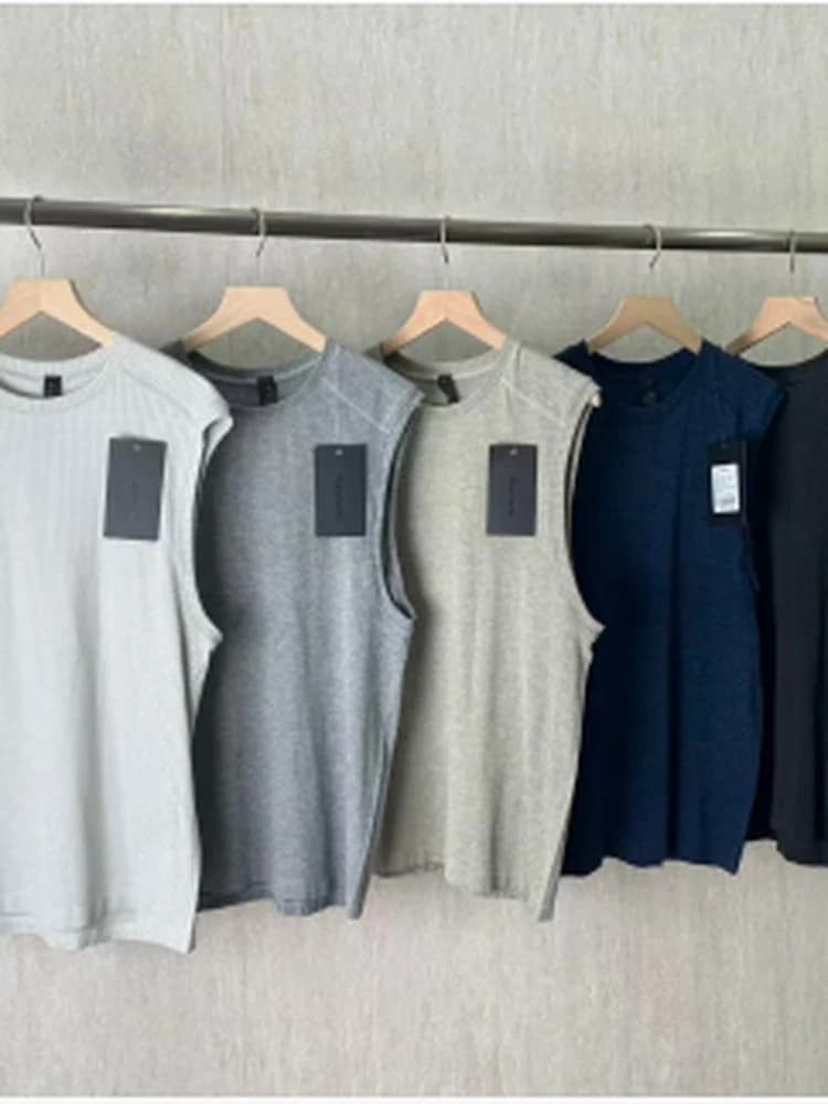 Men's Knitted Mesh Fabric Vest Quick Dry Moisture Wicking Breathable Sleeveless Fashionable Summer Casual Style round Neck