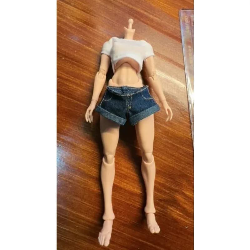 Set di Vestiti in Scala 1/12 per Soldatessa: T-shirt Bianca a Maniche Corte e Pantaloncini in Denim per Action Figure OB BJD da 6 Pollici