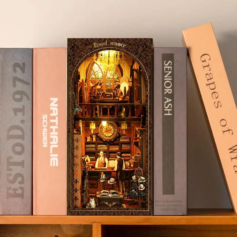 Kit di scaffali per inserti per angoli per libri in legno fai-da-te Kit modello in miniatura in legno Royal Couture Maching Store Fermalibri Scaffale fatto a mano Regali