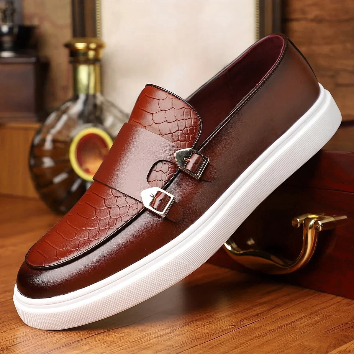 Scarpe casual in pelle da uomo nuove Scarpe da skate piatte Fahion Mocassini slip-on cool da giovane uomo