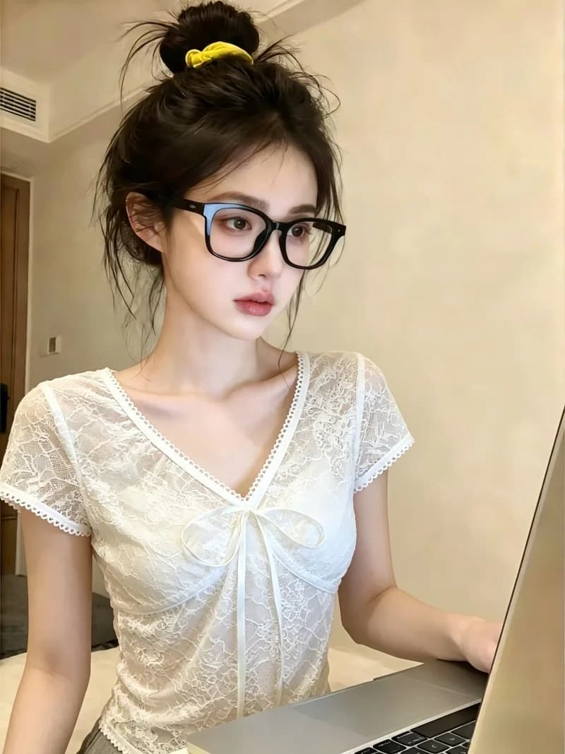 Pure Desire Sexy V-neck Lace Short Sleeve T-shirt Women's Summer New High-grade Fit Body Shirt Self-retention Style Commute K...