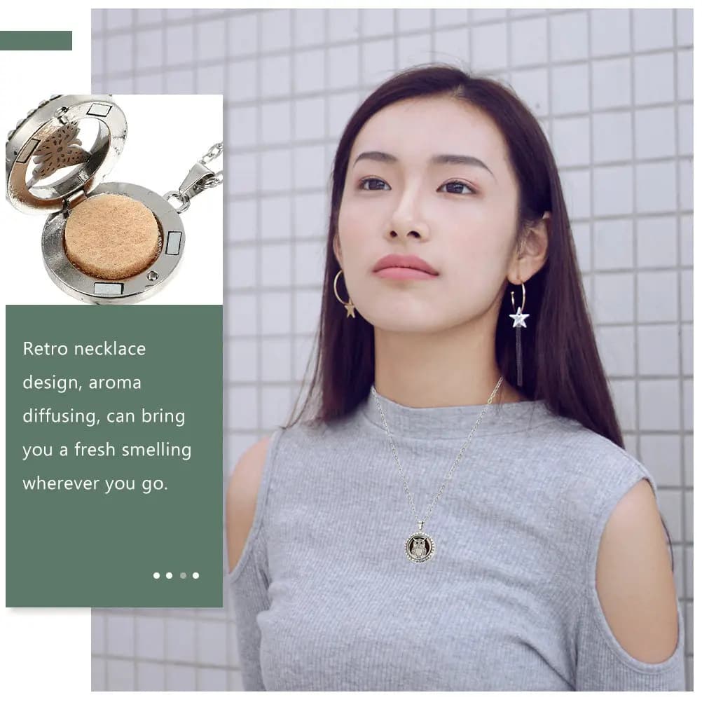2 Pieces Aromatherapy Diffuser Necklace Retro Stainless Steel, Medaglione Pendant for Essential Oils, Aromatherapy accessory, Ideal for Winter Gifts