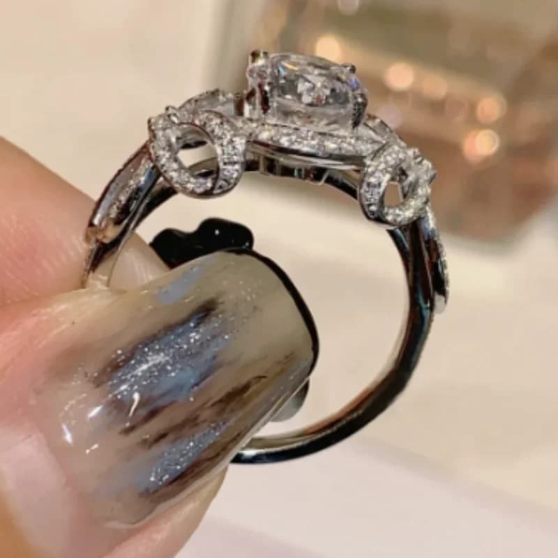High Range 2026 Women's Ring in European and American Style, Geometric Design with Bow, Elegant and Sweet, Luxurious Style