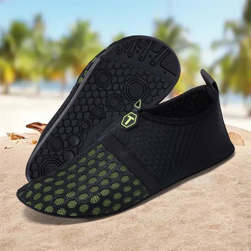 Big Size 34-47 Quick Dry Water Shoes Men Women Barefoot Sneakers Breathable Mesh Men's Beach Shoes Ultralight Women's Aqua Shoes