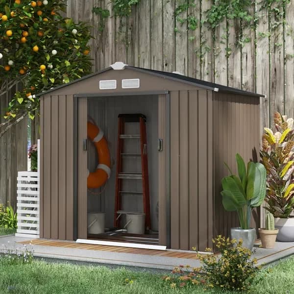 Casetta da giardino 7' x 4' x 6' in metallo per attrezzi da esterno con kit di fondazione e porte doppie, colore marrone