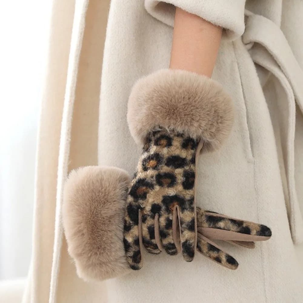 Fashion Velvet Leopard Print Gloves Thick Windproof Winter Suede Gloves Touch Screen Korean Style Women Gloves Outdoor