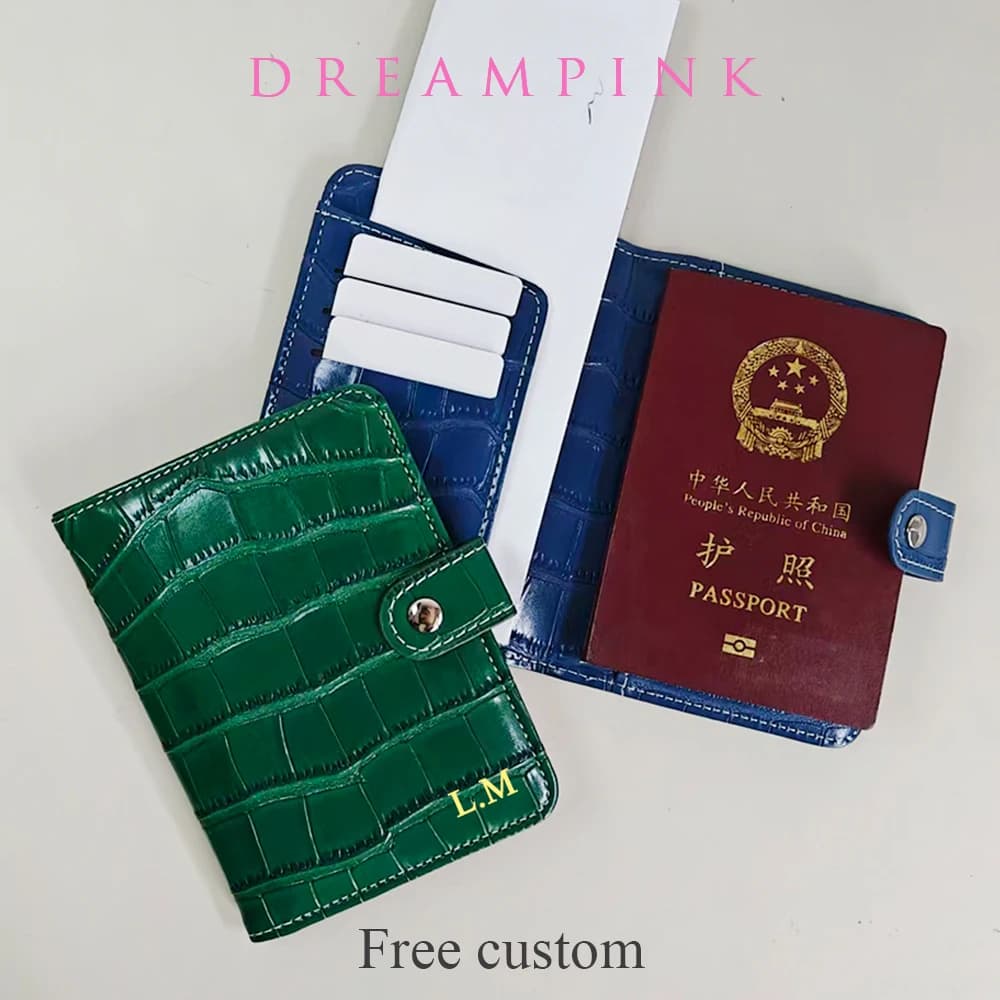 Porta Passaporto da Viaggio in Pelle PU Effetto Coccodrillo Personalizzabile con Nome, Porta Passaporto Uomo Effetto Alligatore, Regalo Personalizzato, Portafoglio da Viaggio Donna