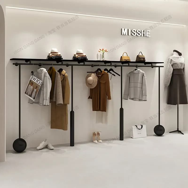 Espositore per Abbigliamento in Ferro Battuto Nero da Parete con Ripiani e Pannello Superiore, Semplice, per Negozi di Abbigliamento Femminile