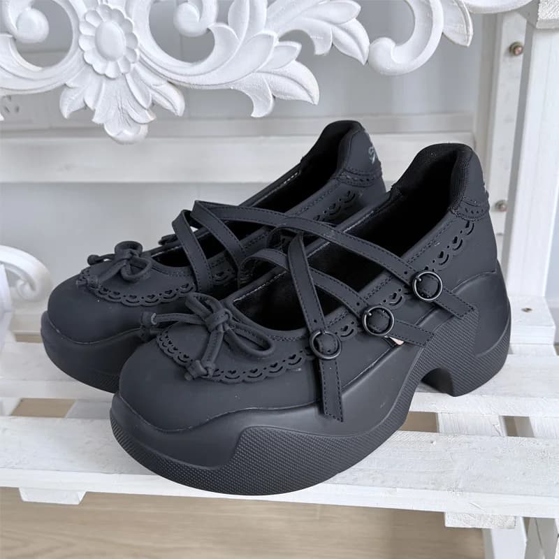 Scarpe da ginnastica con plateau dolce Lolita originali giapponesi Scarpe casual con cinturino in pizzo con fiocco carino Scarpe da pendolare versatili quotidiane primaverili autunnali