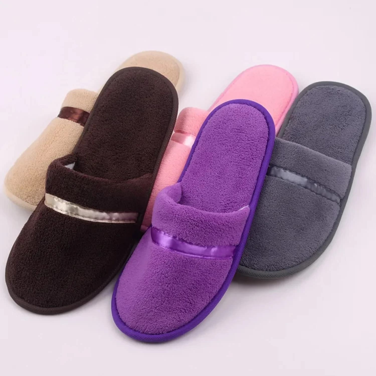 Pantofole Calde in Pile Corallo per Donna e Uomo, Antiscivolo, Morbide e Confortevoli, Scarpe da Casa per Inverno e Spa
