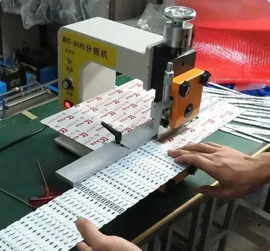 PCB Cutting and Separating Machine with V 220V/50HZ 40W Scanning, DY-908 Secondary Board Machine