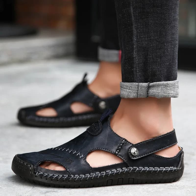 New Daily Casual Leather Sandals for Mens Comfortable Plus Size Slippers for Outdoor Beach Slippers