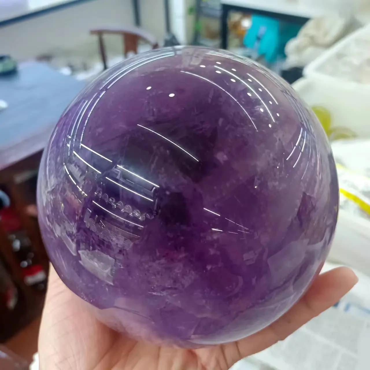 Enorme sfera di cristallo di quarzo viola naturale, sfera di energia di ametista, pietra curativa Reiki minerale, sfera di divinazione magica smagnetizzante
