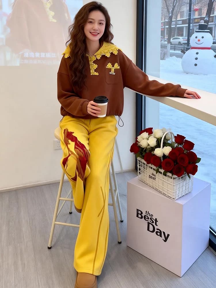 Completo Chic Giallo con Pantaloni a Gamba Larga e Felpa, Abbigliamento Sportivo Casual da Donna, Collezione Primavera, Comodi Pantaloni a Vita Alta