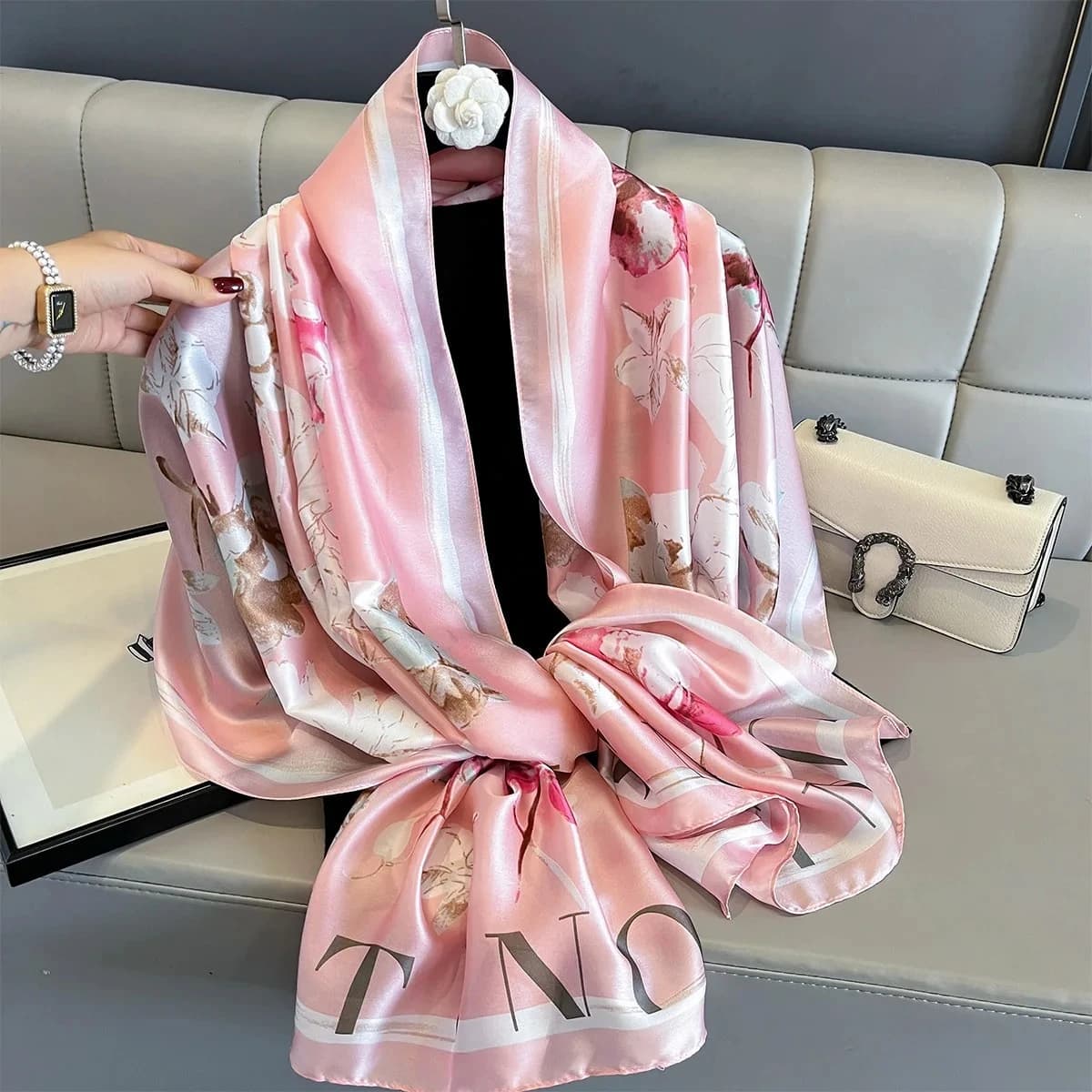Luxury Brand Women's Summer Scarf Scialli With Floral Print Avvolge Soft Female Silencer Hijab for Beach Travel