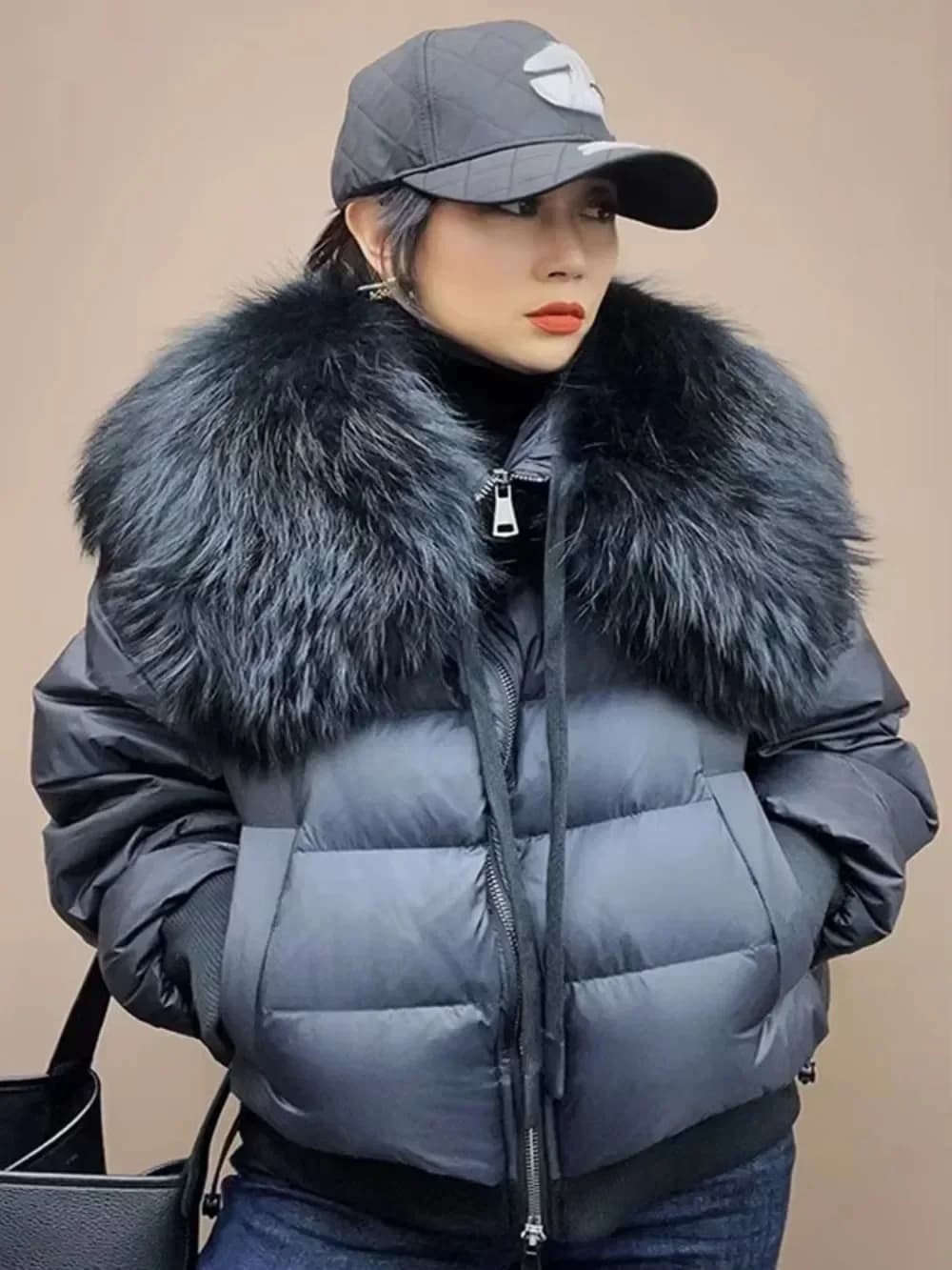 Donne 2025 Nuovo Inverno Piumino Grande Vera Pelliccia di Procione Collo Breve Parka Femminile di Spessore Caldo 90% Piumino D'anatra Cappotto Allentato