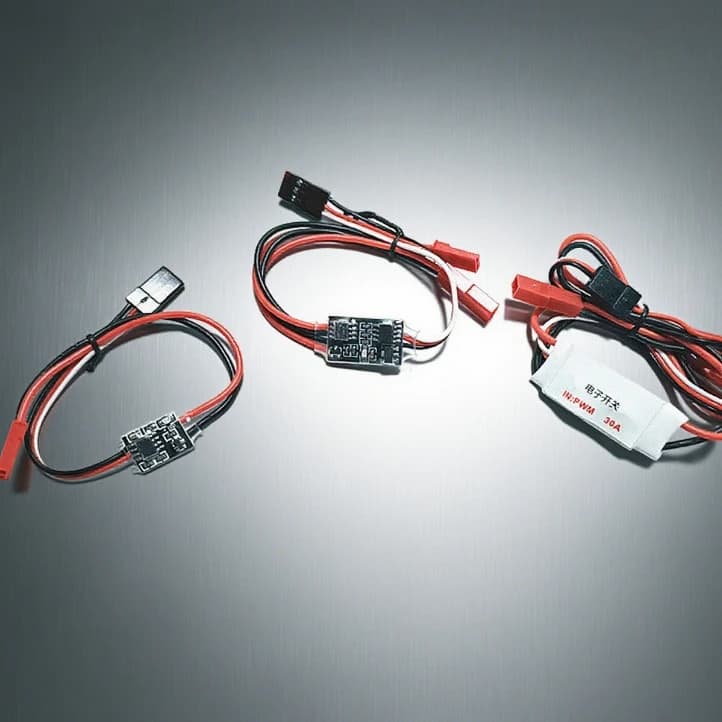 Interruttore elettronico telecomandato PWM 2A / 20A / 30A per pompa acqua drone agricolo per la protezione delle piante dell'aeroplano RC