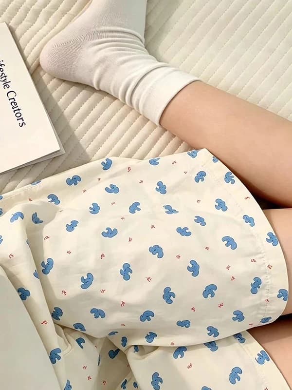 Pantaloncini Casual da Donna in Cotone con Motivo a Nuvole, Comodi e Indossabili per l'Estate, a Vita Alta e Gamba Dritta