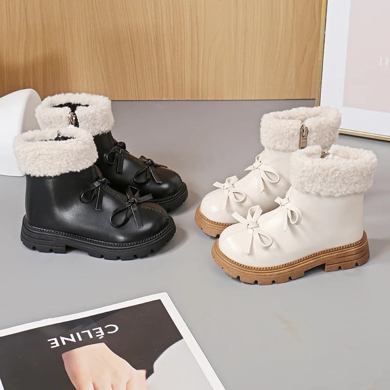 Stivali di peluche con plateau per bambini alla moda Stivaletti pelosi per ragazze con fiocco dolce invernale per stivali di cotone caldi per bambini causali da principessa