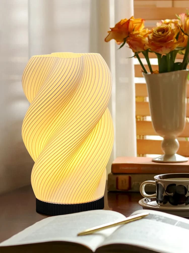 Lampada da comodino Lampada da comodino per camera da letto Nordic semplice camera da letto principale comodino scrivania decorazione luce ambientale stampa 3D