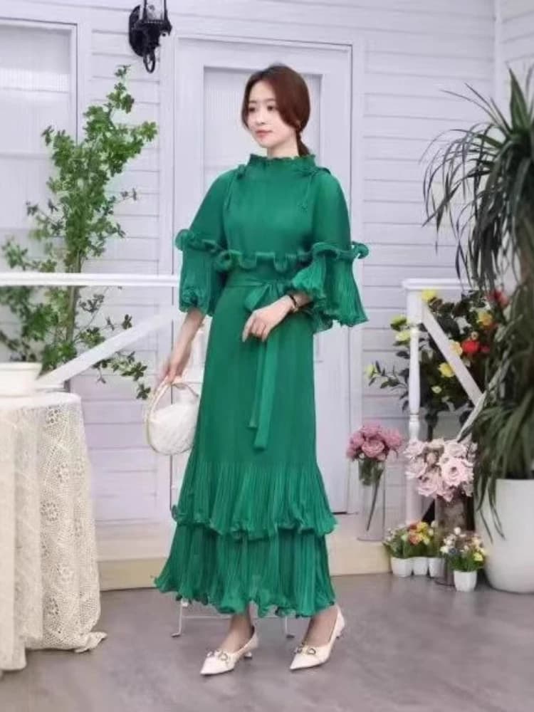 2025 Estate Nuovo Miyake Abito francese pieghettato Bordo con volant Abiti a pendolo Abbigliamento da donna alla moda ed elegante
