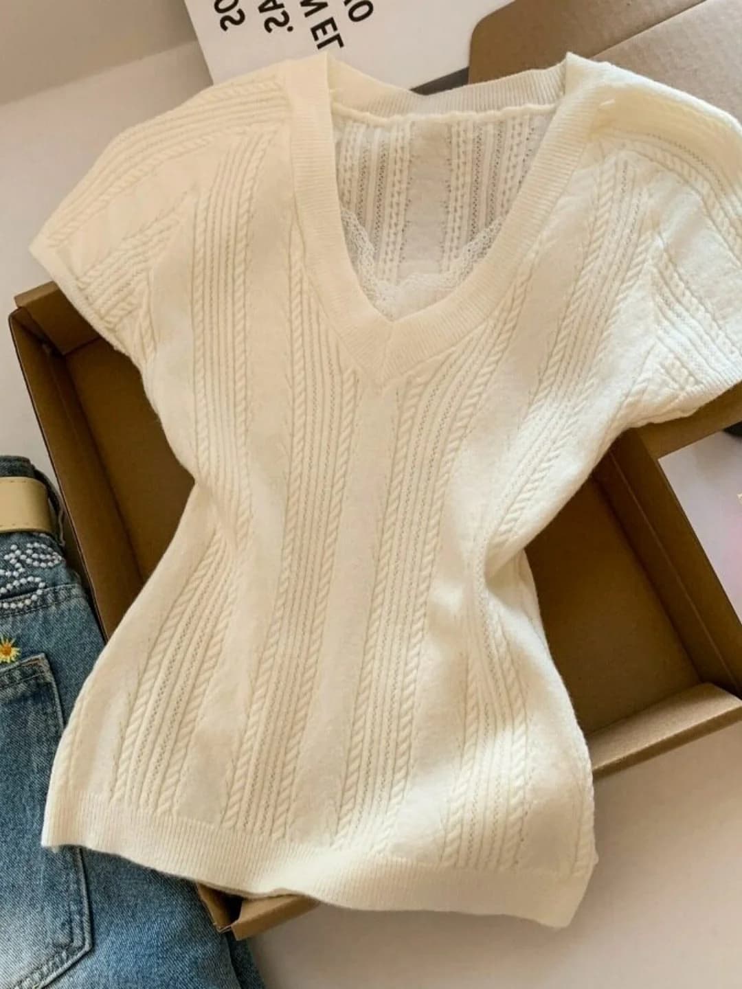 Retro Style Lace Trim V-Neck Knitted Short Sleeve T-Shirt Women's Slim Fit Summer New Arrival Soft Polyester Fiber Casual Top