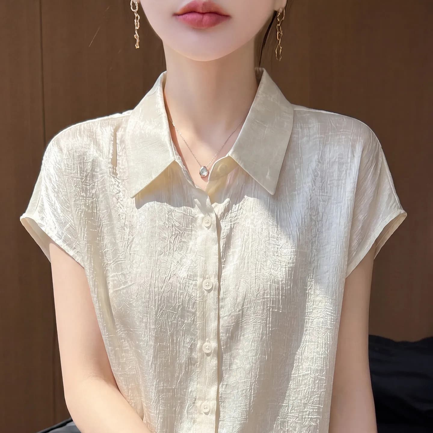 Elegant Silk Satin Acetate Shirt Women's High-End Wrinkle-Resistant Short Sleeve Top Summer Drapey Commute Silk Blouse